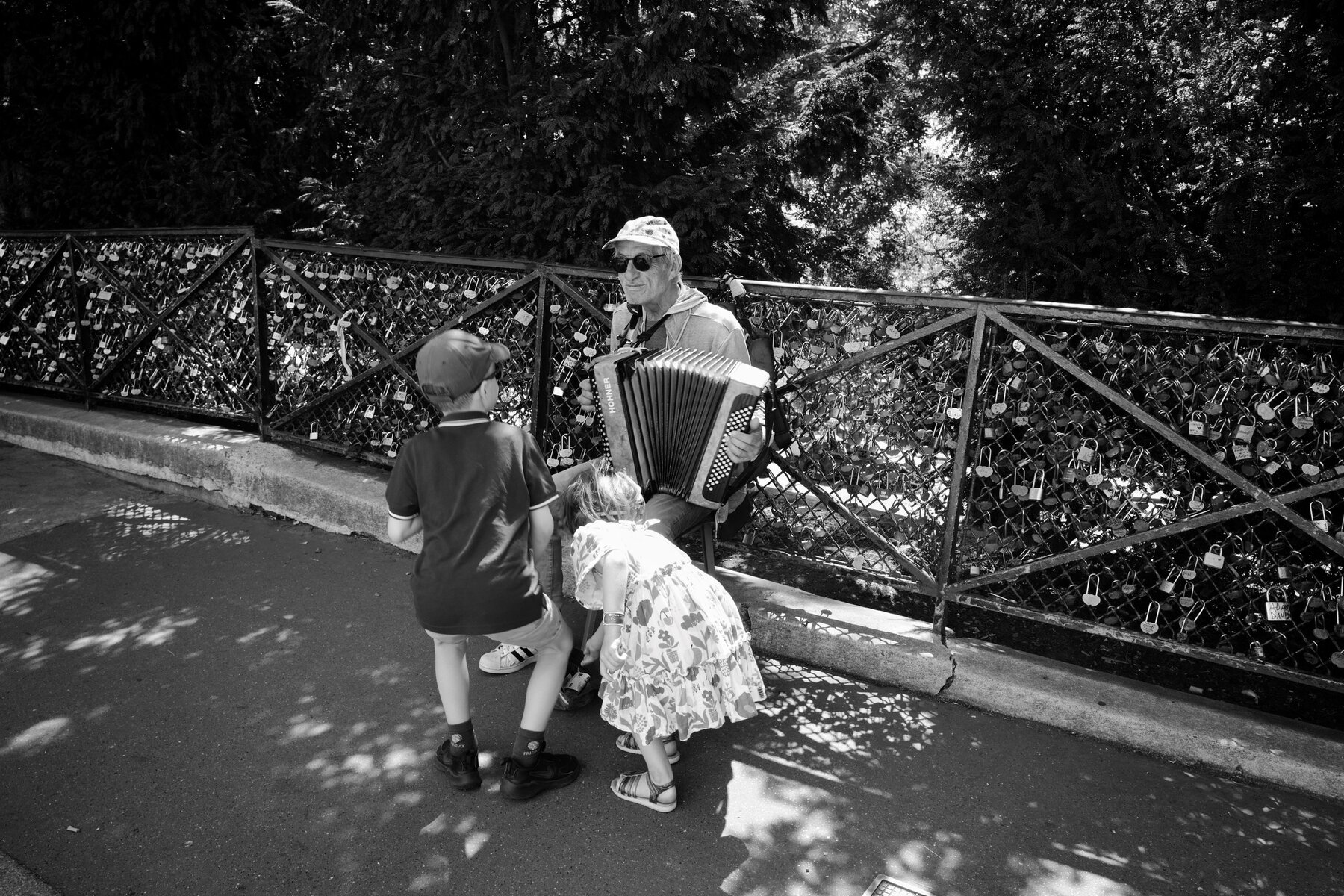 Accordéoniste et enfants, pont des Arts