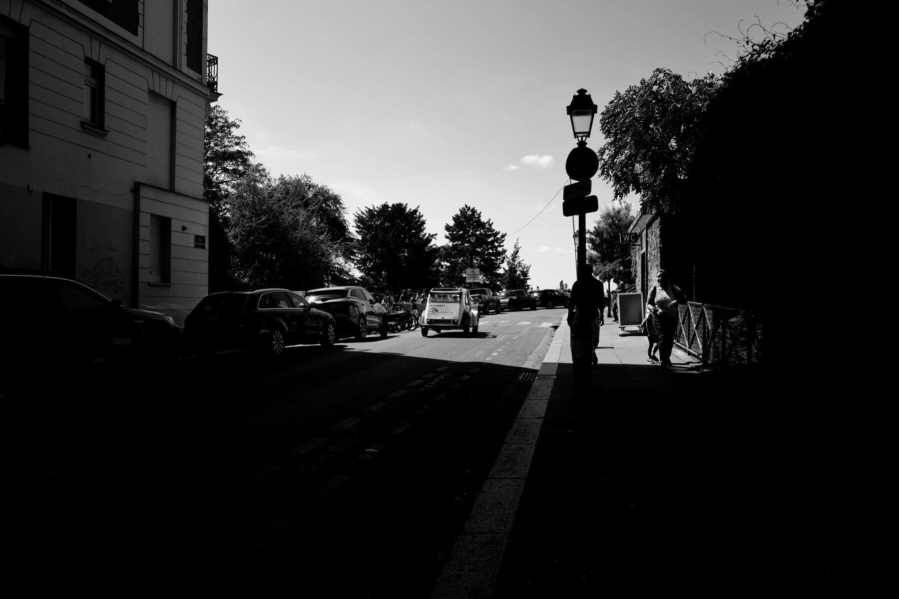 Rue à contre-jour, Montmartre