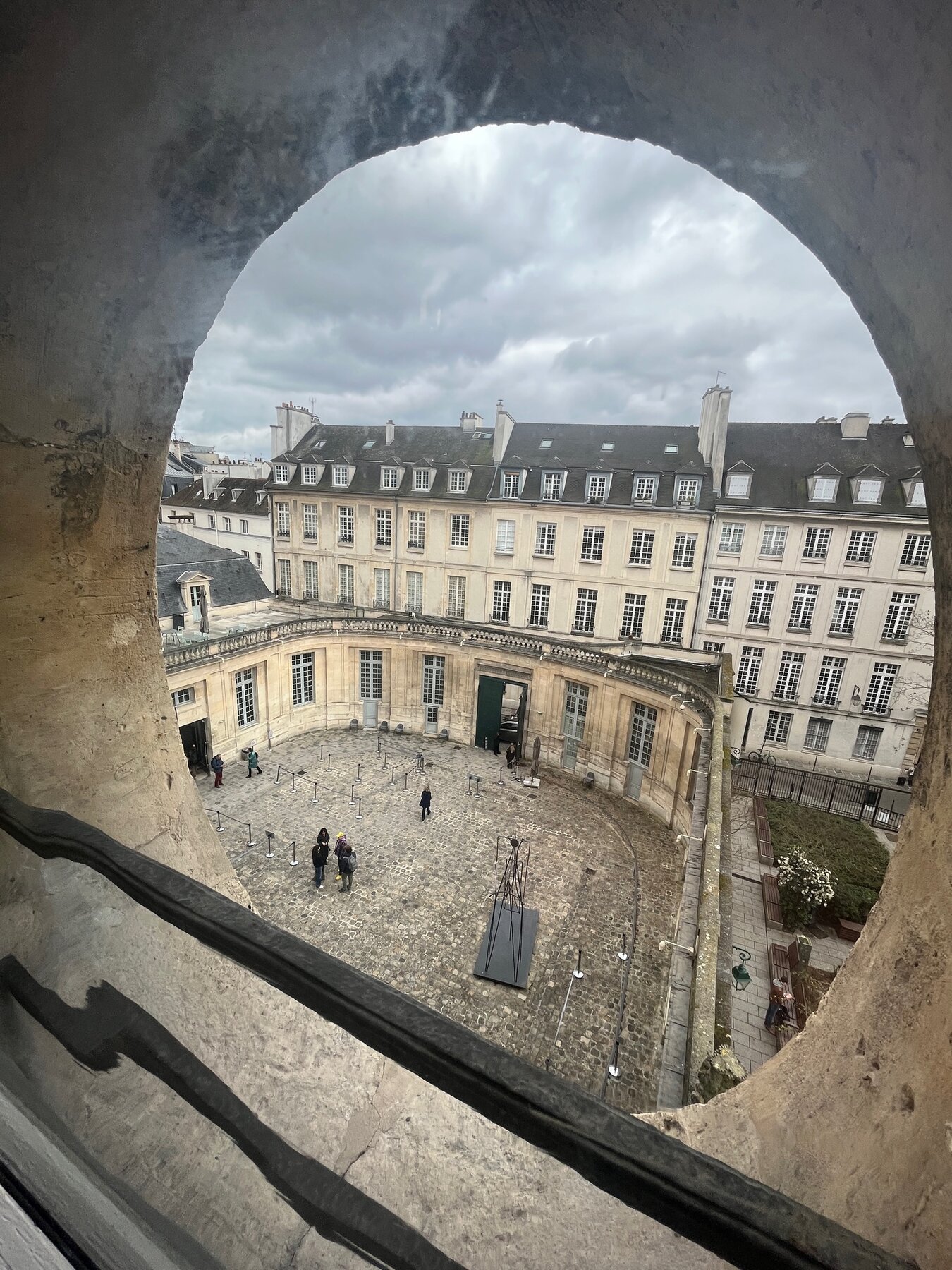 Cour intérieure, Paris