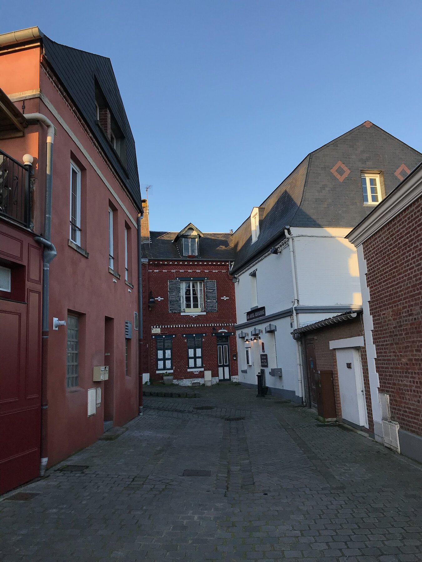 Ruelle, maisons normandes