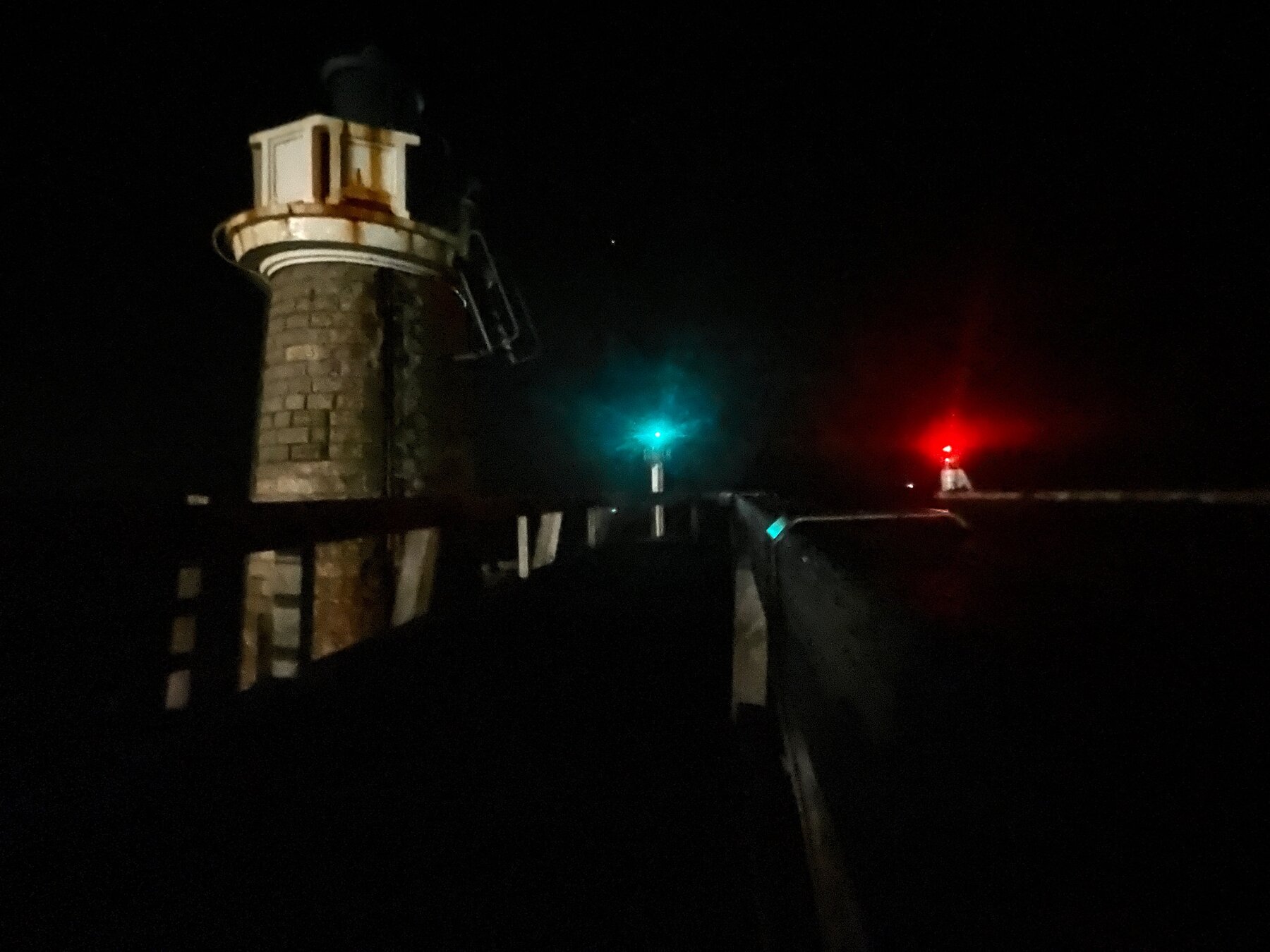 Phares de nuit, jetée