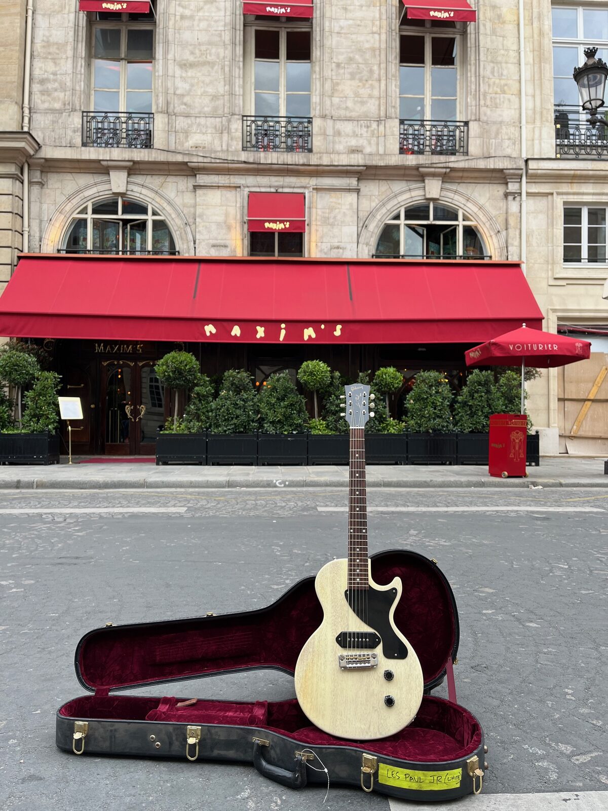 Gibson Les Paul Jr, Paris
